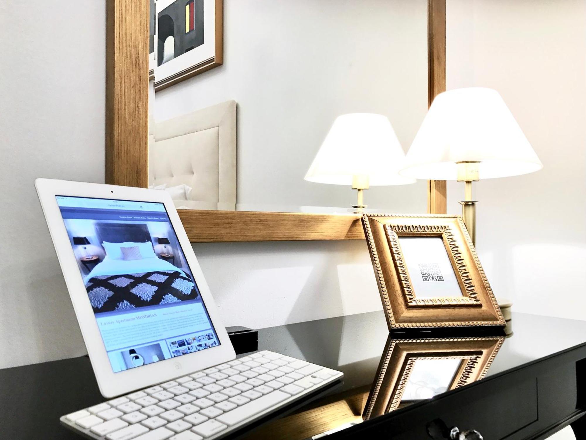Mondrian Luxury Suites & Apartments Market Square IV 바르샤바 객실 사진